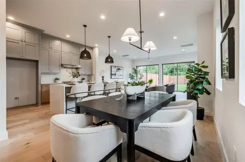 Dining - 116 E 23rd St, Houston, TX 77008 photo 2 of 3