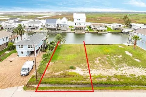 4653 Jamaica Cove Rd, Jamaica Beach, TX 77554