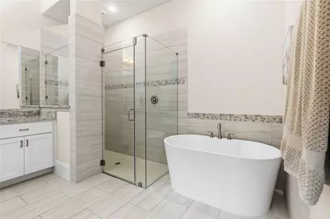 Bath - 231 Bee Balm Ct, Conroe, TX 77304 photo 3 of 8