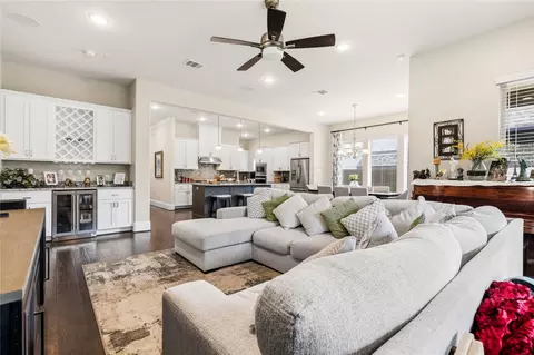 Living - 231 Bee Balm Ct, Conroe, TX 77304 photo 3 of 3