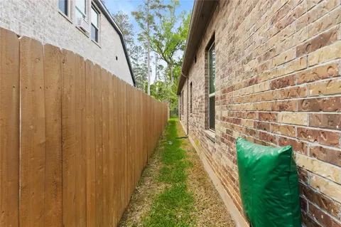 Exterior - 231 Bee Balm Ct, Conroe, TX 77304 photo 8 of 8