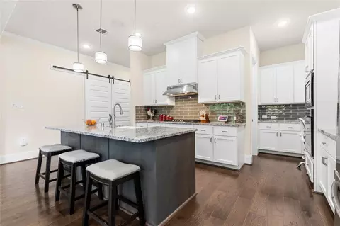 Kitchen - 231 Bee Balm Ct, Conroe, TX 77304 photo 4 of 4