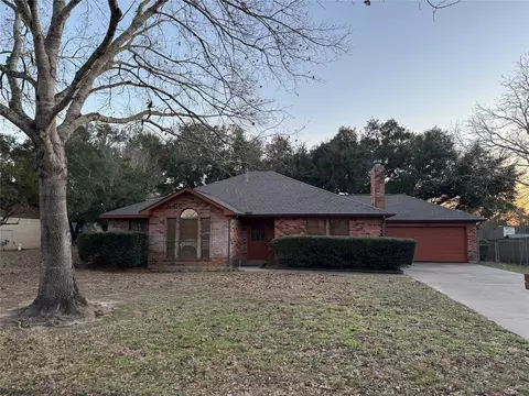 108 Meadow Dr, Bellville, TX 77418