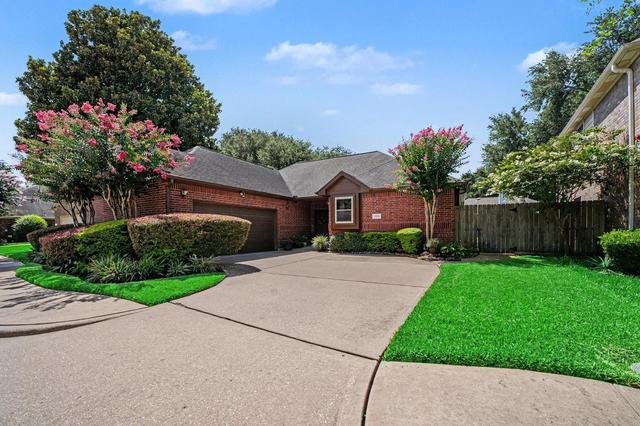2926 Highland Lakes Dr, Missouri City, TX 77459