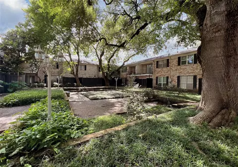 7900 Westheimer Rd #134, Houston, TX 77063