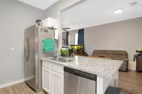 8906 Freeland St, Houston, TX 77075