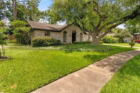 9211 Meaux Dr, Houston, TX 77031