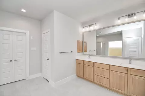 Bath - 3038 Native Spring Dr, Spring, TX 77373 photo 1 of 4