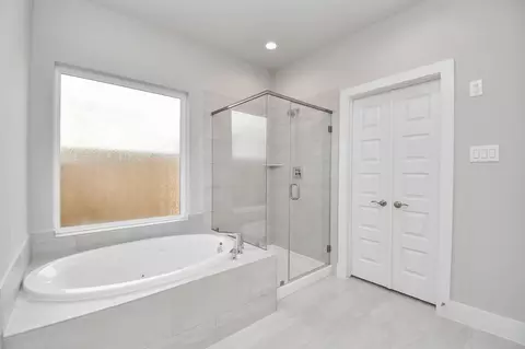Bath - 3038 Native Spring Dr, Spring, TX 77373 photo 2 of 4