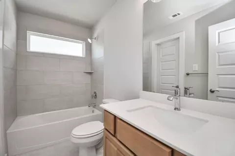 Bath - 3038 Native Spring Dr, Spring, TX 77373 photo 3 of 4