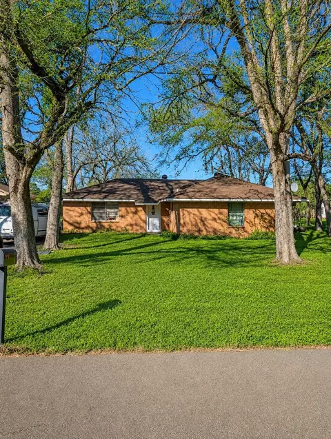 1700 W Republic Ave, Baytown, TX 77520