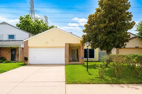 8615 Belle Park Dr, Houston, TX 77099