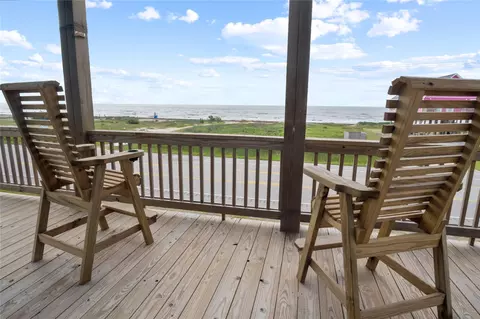 2313 Gumbo Dr, Gilchrist, TX 77617