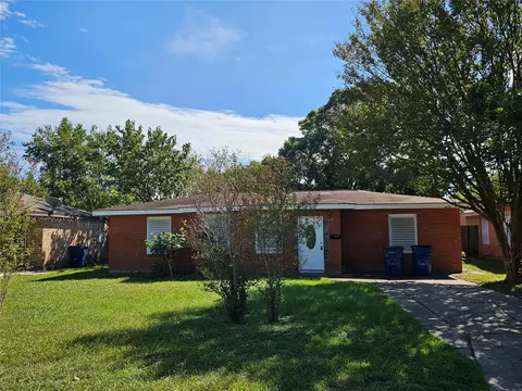 1909 2nd Ave N, Texas City, TX 77590