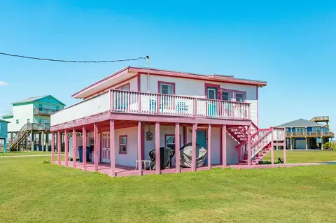 915 Caisson St, Surfside Beach, TX 77541