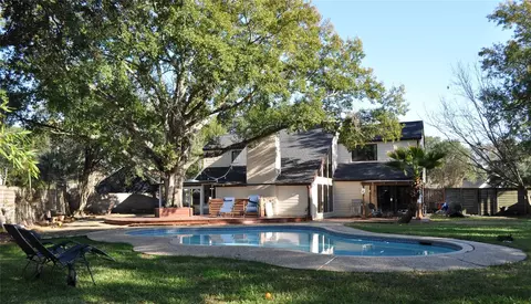 1602 Big Lake Dr, Houston, TX 77077