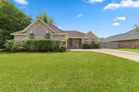 7915 Quail Meadow Dr, Houston, TX 77071