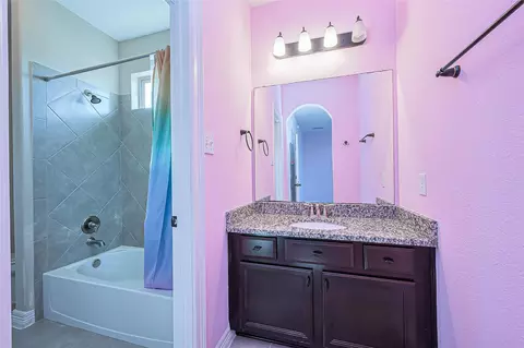 Bath - 10018 Durango Path Ln, Cypress, TX 77433 photo 3 of 8