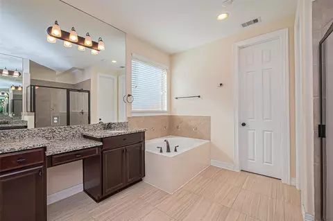 Bath - 10018 Durango Path Ln, Cypress, TX 77433 photo 7 of 8