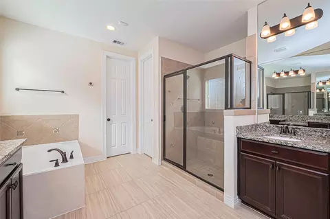 Bath - 10018 Durango Path Ln, Cypress, TX 77433 photo 6 of 8