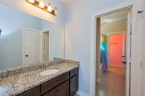 Bath - 10018 Durango Path Ln, Cypress, TX 77433 photo 2 of 8