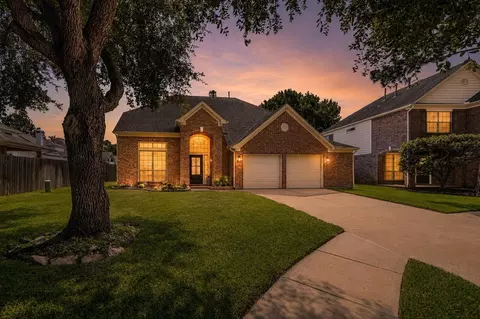 16210 Broken Timber Cir, Houston, TX 77095