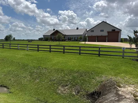 3890 S Pine Island Rd, Beaumont, TX 77713