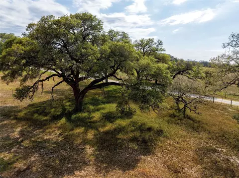 000 County Road 1h, Hallettsville, TX 77964