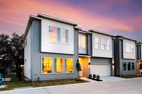 8913 Knoll Branch Dr, Houston, TX 77080