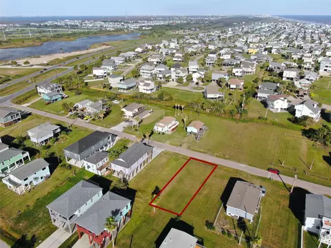 4024 Surf Dr # B, Galveston, TX 77554