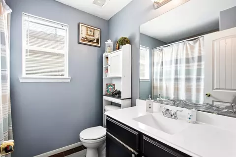 Bath - 2315 Shady Tree Ln, Conroe, TX 77301 photo 3 of 3