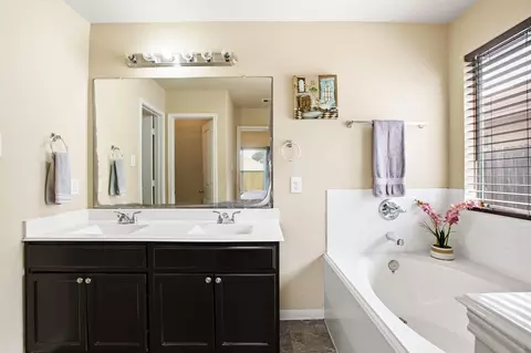Bath - 2315 Shady Tree Ln, Conroe, TX 77301 photo 1 of 3