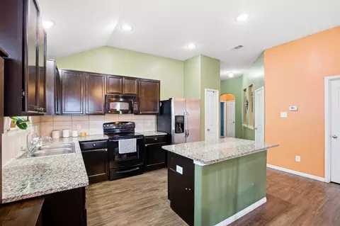 Kitchen - 2315 Shady Tree Ln, Conroe, TX 77301 photo 2 of 2