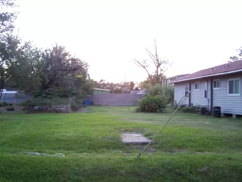 2403 Davis St, Houston, TX 77026