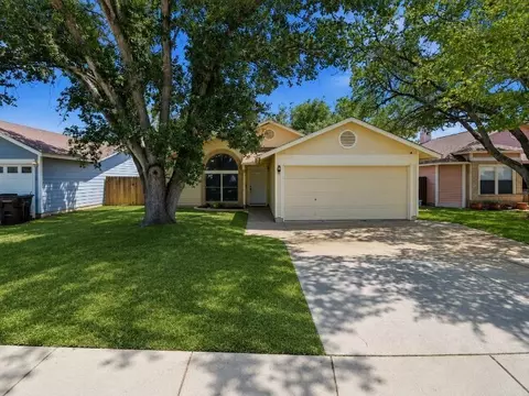 7974 Wayside Trl, San Antonio, TX 78244