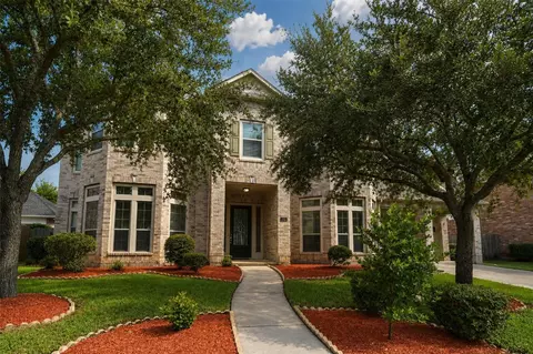 7611 Herndon Pl, Sugar Land, TX 77479