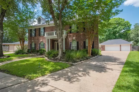 1303 Red Oak Ct, Sugar Land, TX 77479