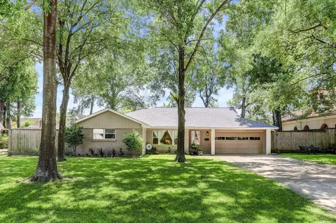 7715 Betty Jane Ln, Houston, TX 77055