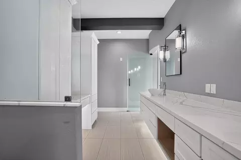 Bath - 14951 Pollux Dr, Willis, TX 77318 photo 1 of 6