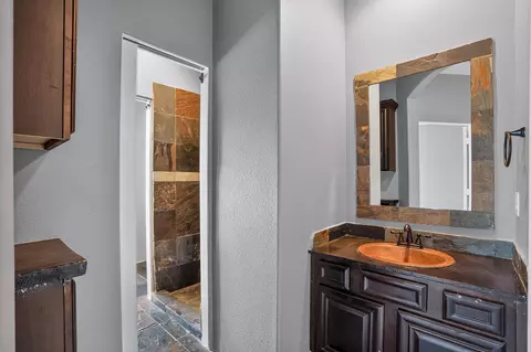 Bath - 14951 Pollux Dr, Willis, TX 77318 photo 6 of 6