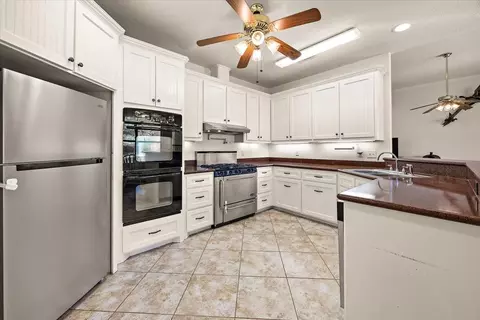 Kitchen - 394 Fm 230, Trinity, TX 75862 photo 2 of 5