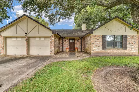 1307 Rev Swinney St, West Columbia, TX 77486