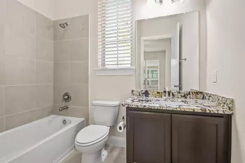 Bath - 8931 Leaning Hollow Ln, Spring, TX 77379 photo 8 of 9