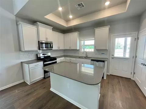 5780 Marsh Ln, Buda, TX 78610 photo 2