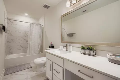 Bath - 25606 White Alpine Dr, Spring, TX 77373 photo 2 of 2