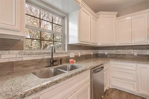 Kitchen - 11 Bluebonnet, Trinity, TX 75862 photo 4 of 4