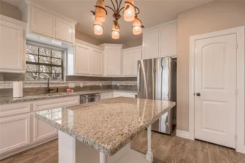 Kitchen - 11 Bluebonnet, Trinity, TX 75862 photo 2 of 4