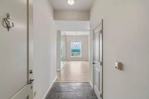 3505 Sage Rd #2002, Houston, TX 77056