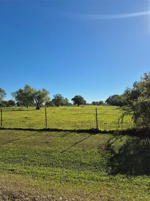00 2nd Lot 4042 44 Pt Of 46, Hitchcock, TX 77563