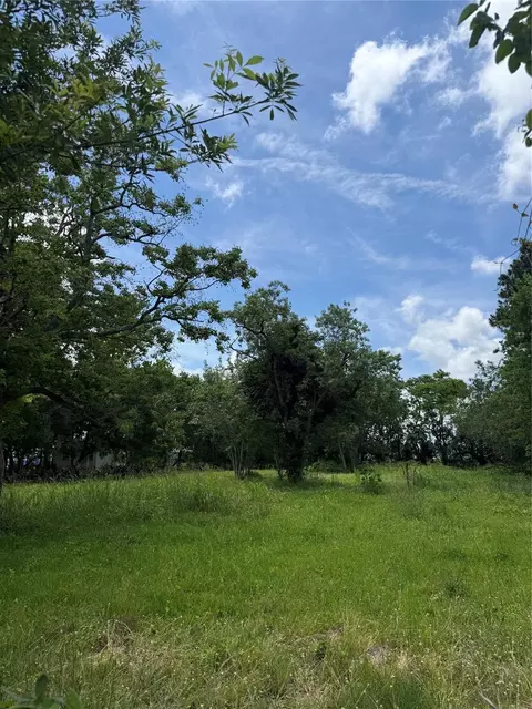 2929 2nd Ave N, Texas City, TX 77590